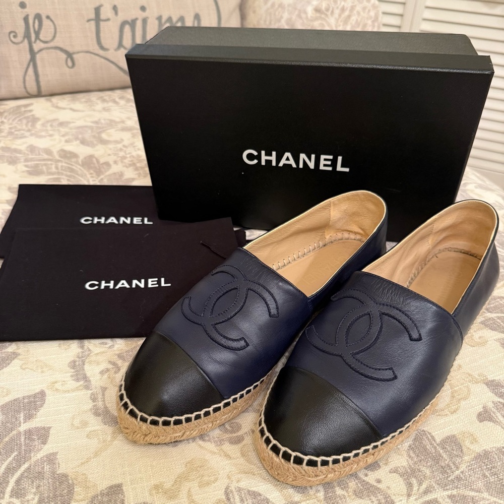 💯Authentic Chanel Interlocking CC Logo Lambskin Espadrilles